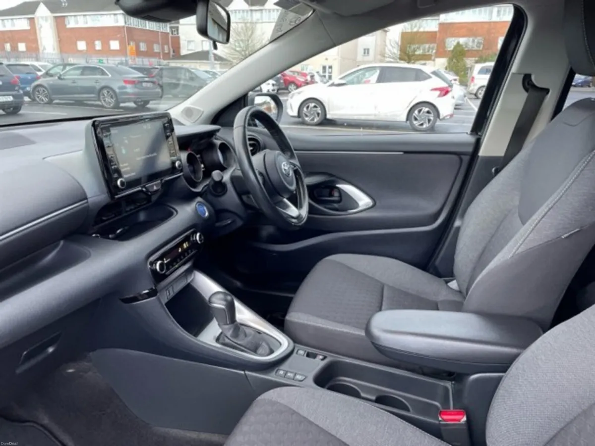 Toyota Yaris - Hybrid - LUNASPORT Edition - 1.5 - - Image 2