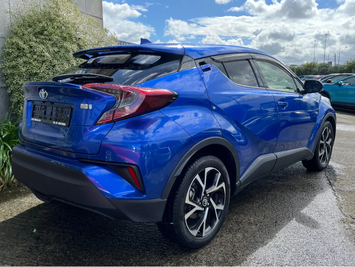 Toyota C-HR SOL AUTOMATIC HYBRID 1.8 PETROL //HIGH - Image 4