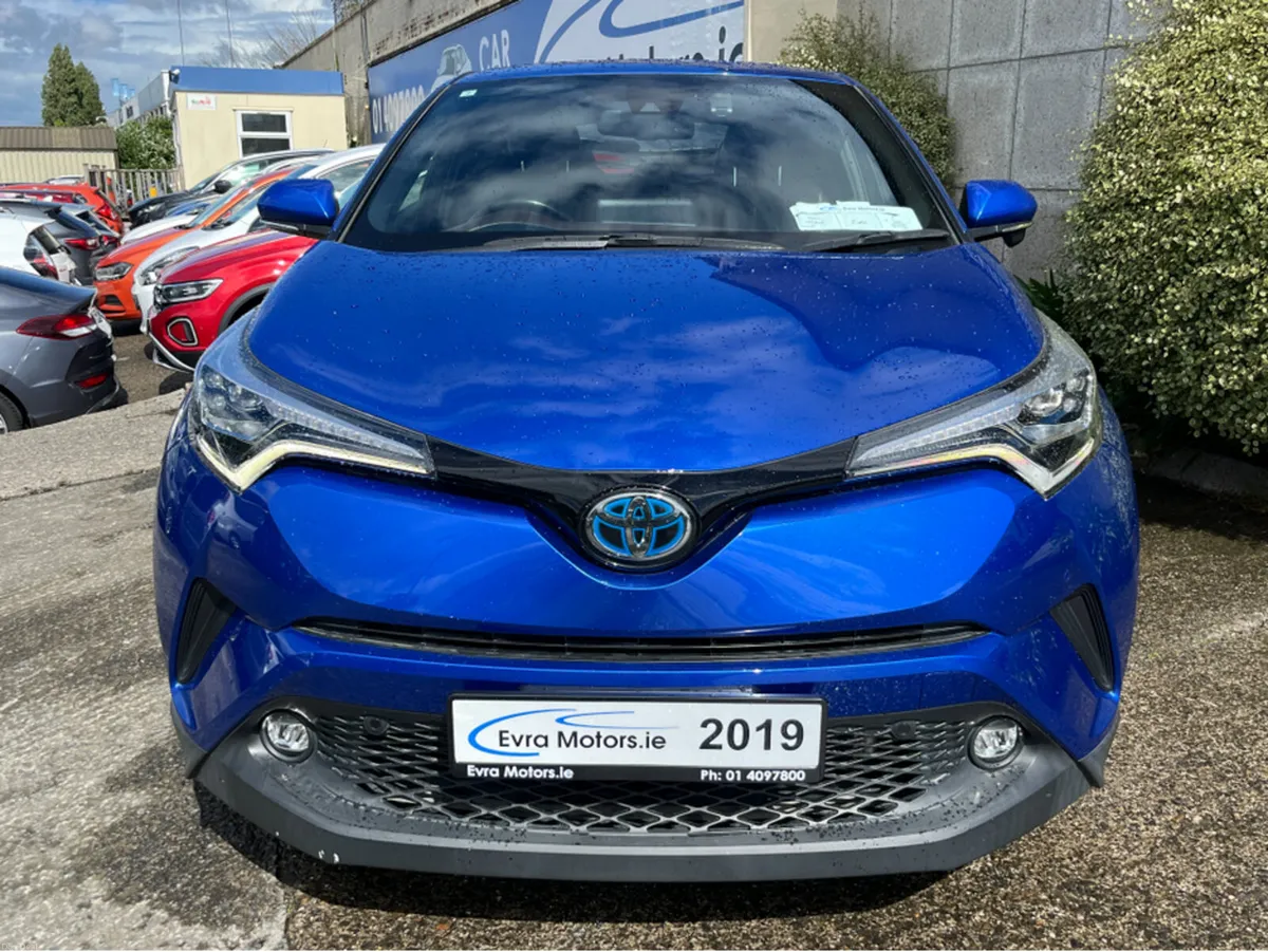Toyota C-HR SOL AUTOMATIC HYBRID 1.8 PETROL //HIGH - Image 2