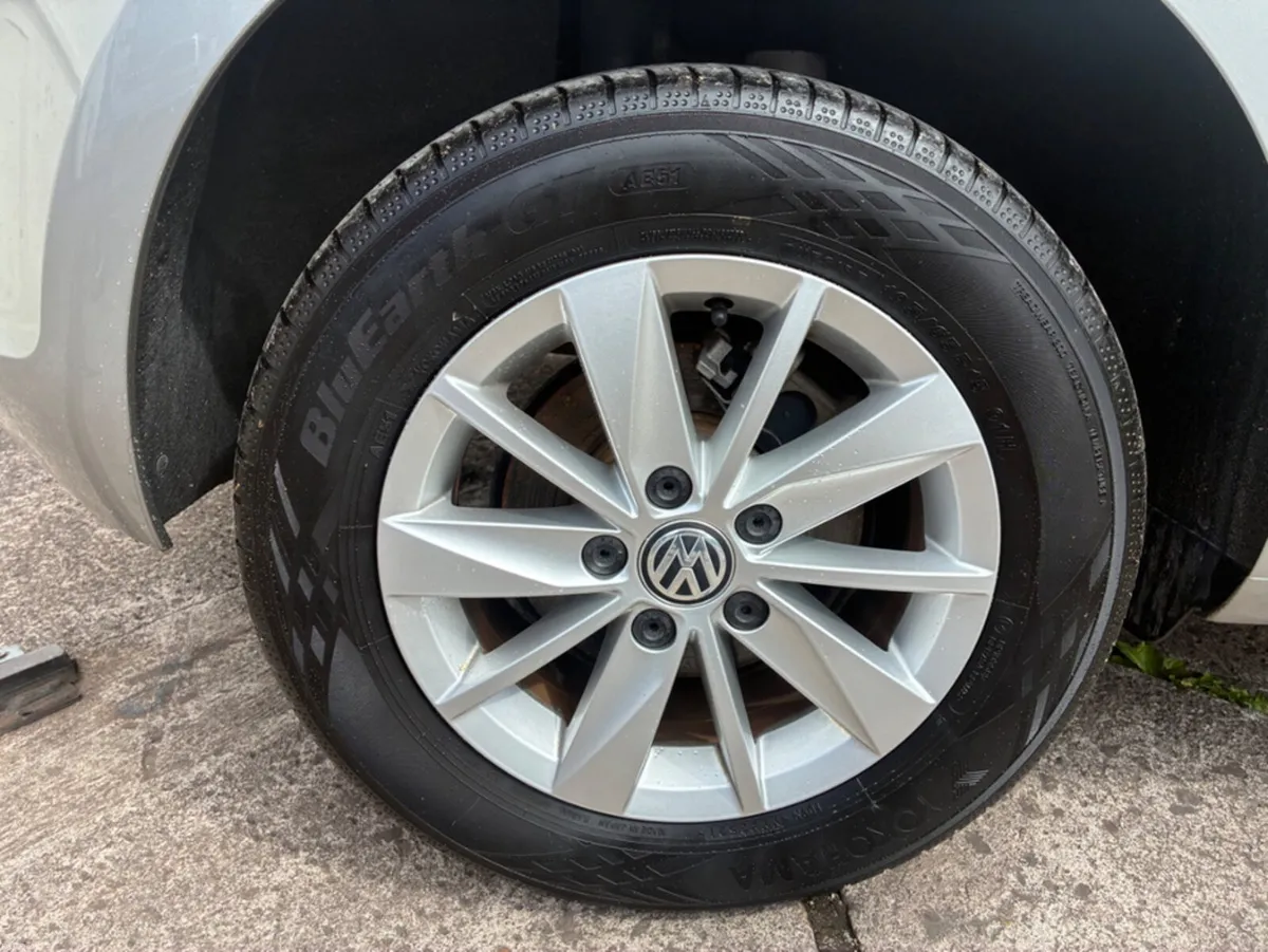 Volkswagen Golf 1.2 petrol automatic. - Image 2