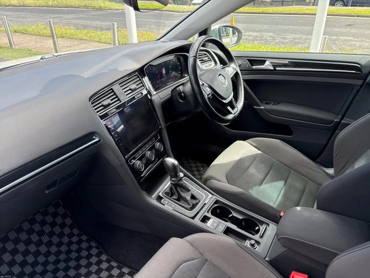 Volkswagen Golf 1.4 Petrol Automatic - Image 3