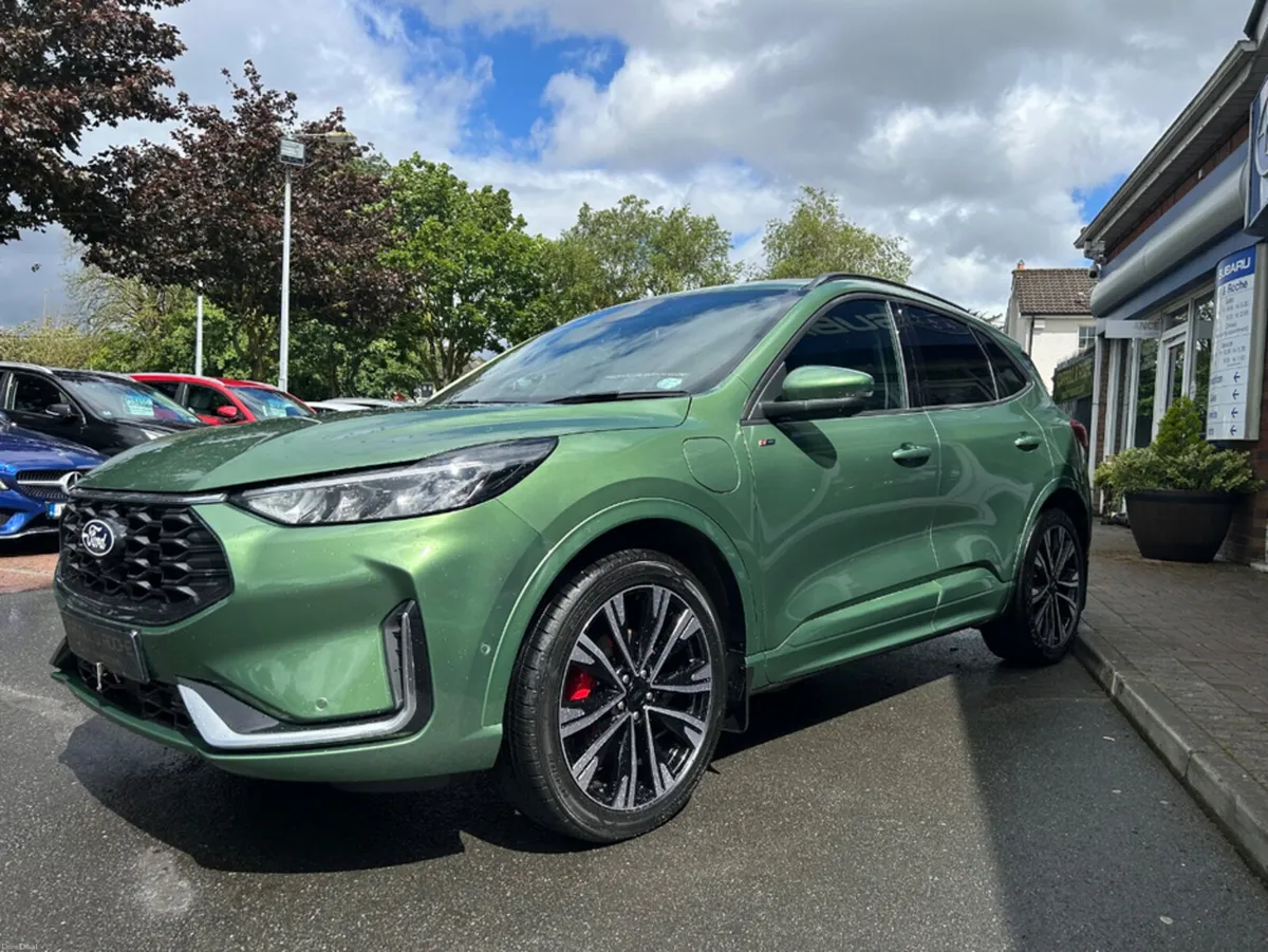 Ford Kuga ST-LINE X 5DR Stunning SUV | High Spec. - Image 6