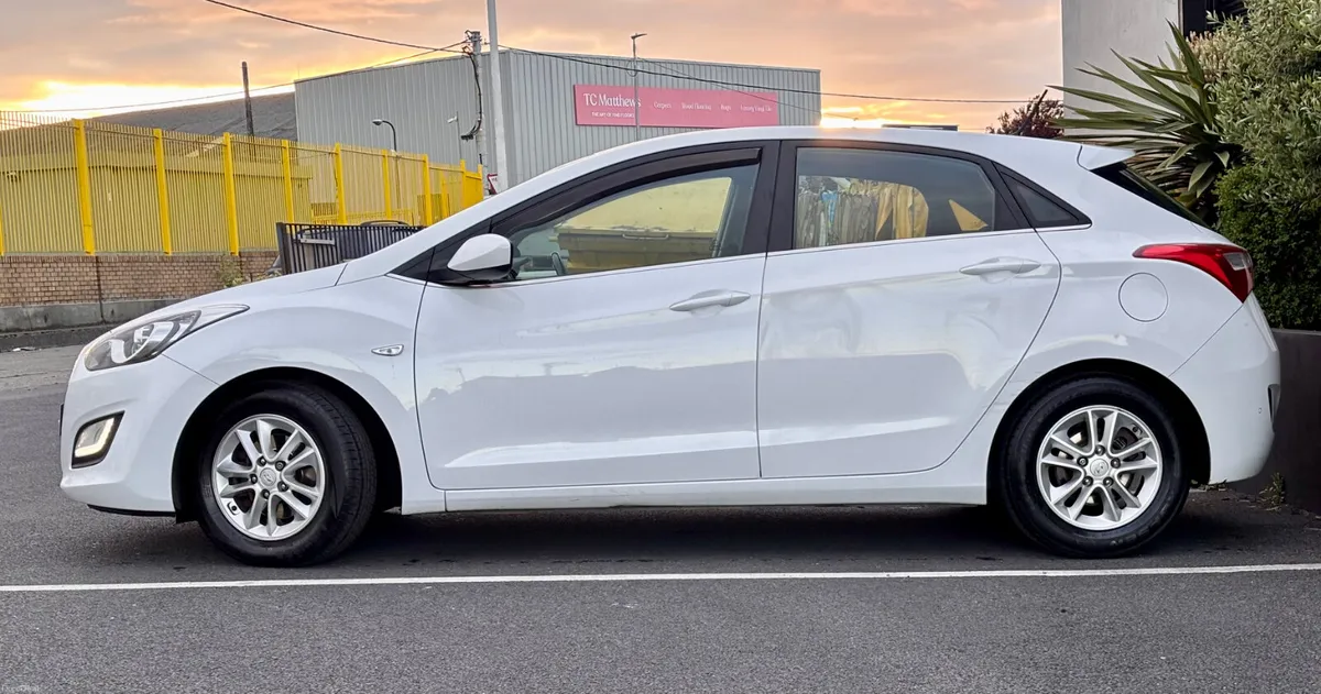 2015 Hyundai i30*1st OWNER*109k miles* - Image 4