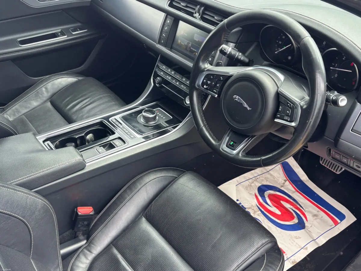 Jaguar XF 2.0 D R-SPORT 180PS 4DR AUTO - Image 4