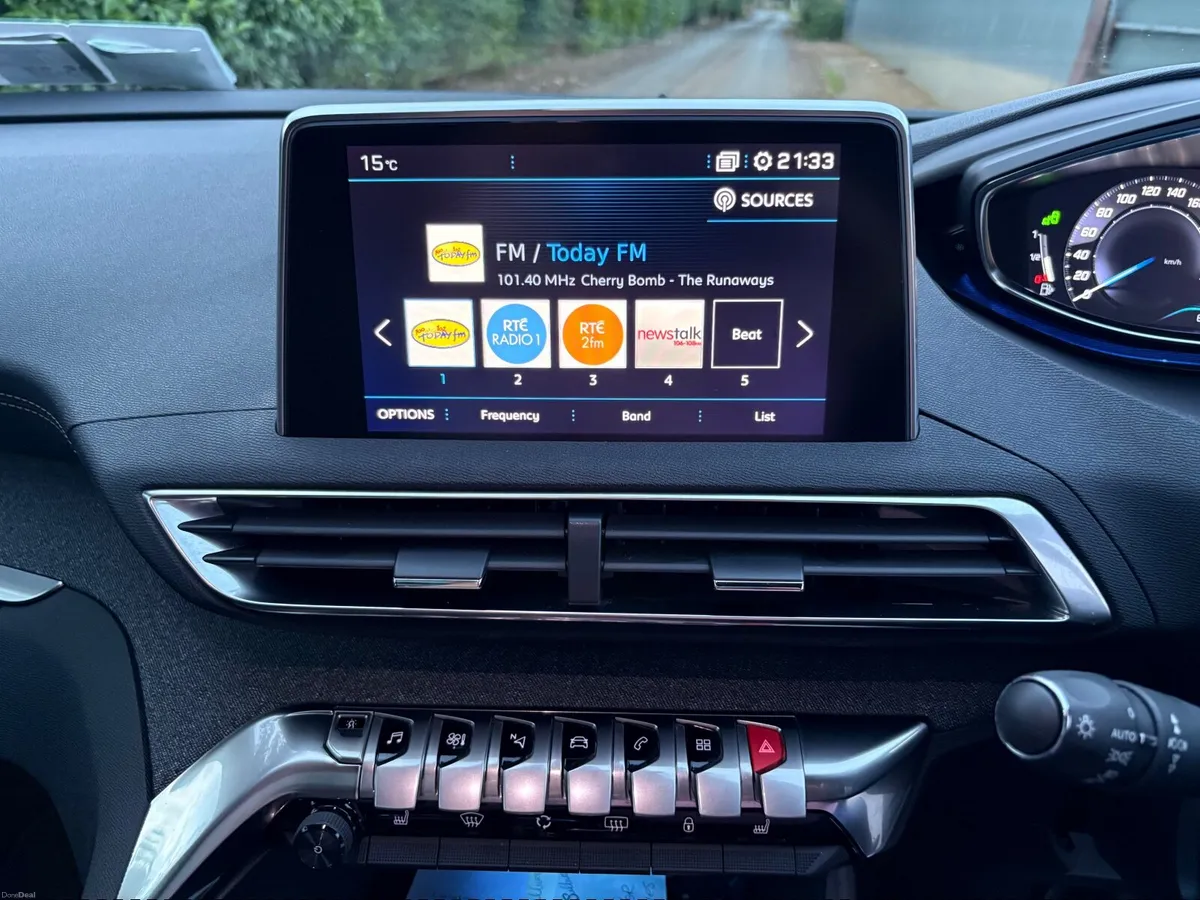 2019 (192) Peugeot 3008 GT Line 1.5 Diesel Auto - Image 3