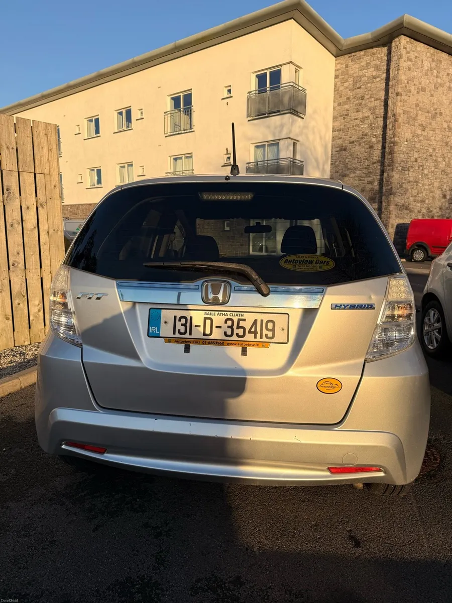 Honda Fit 2013 - Image 2