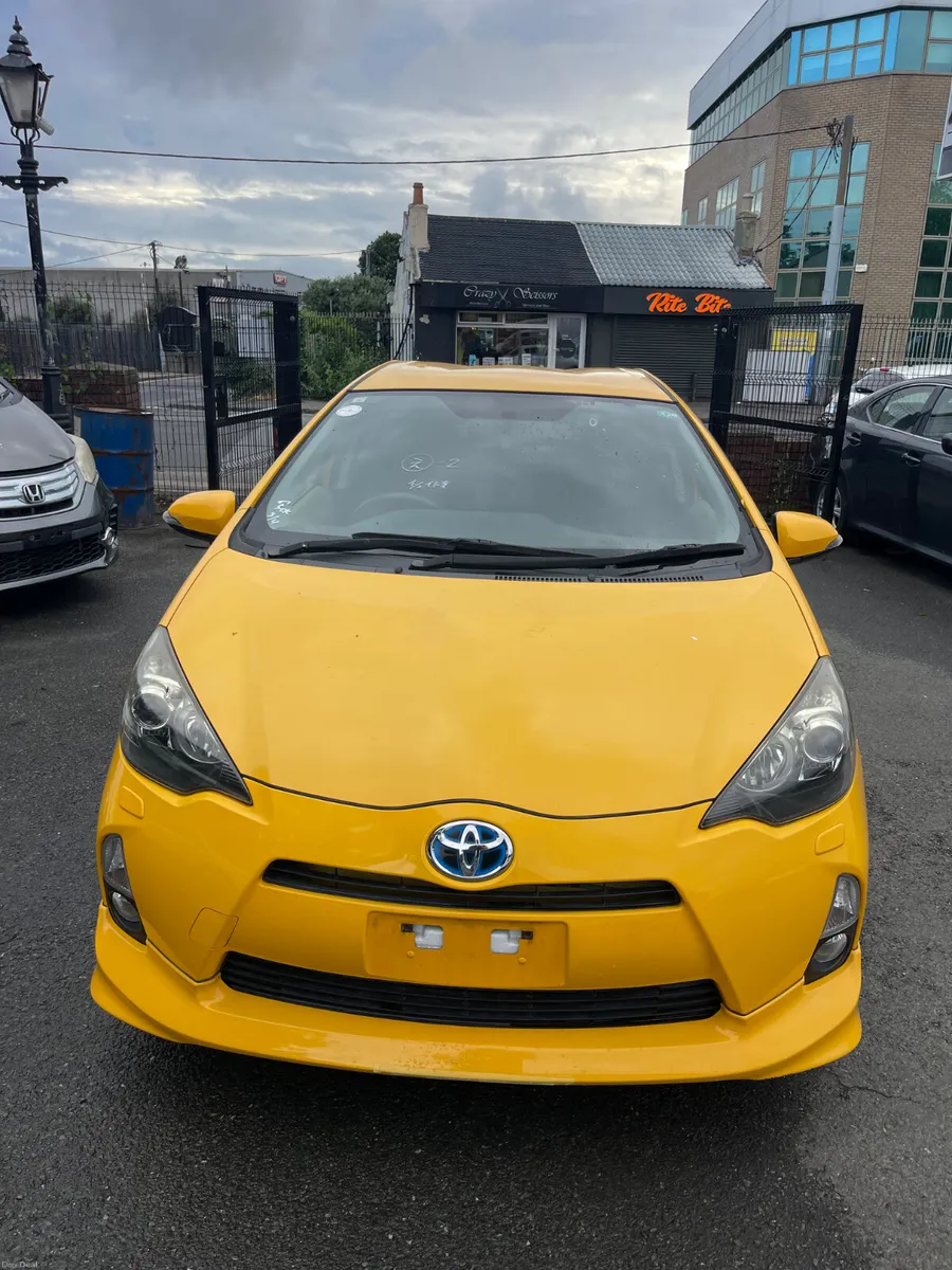 2014 Toyota aqua hybrid auto Top spec - Image 4