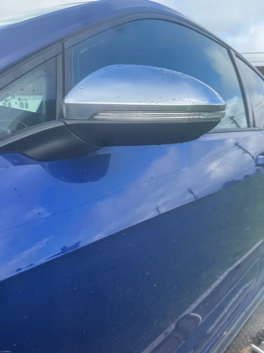 GOLF R MK7 parts /breaking full car - Image 2