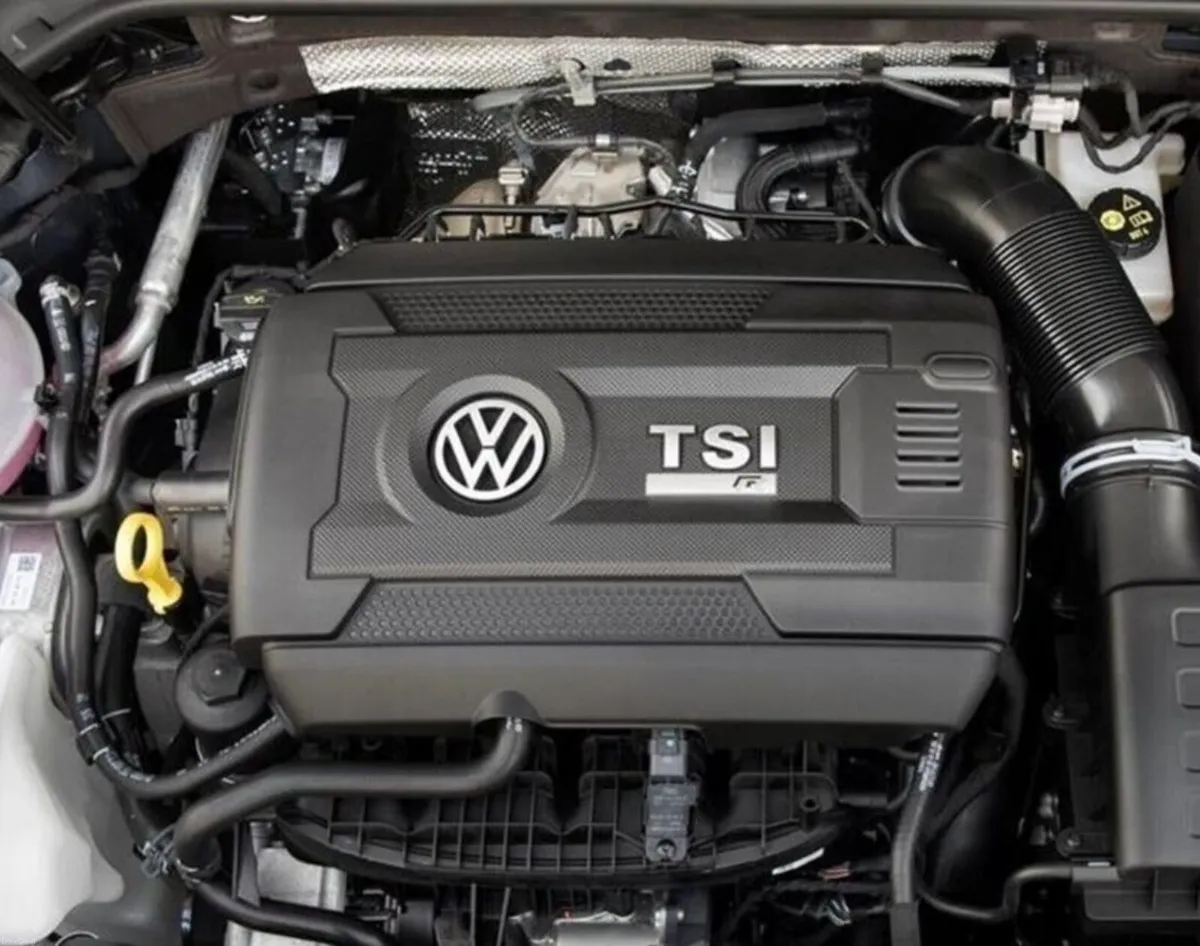 GOLF R MK7 parts /breaking full car - Image 4