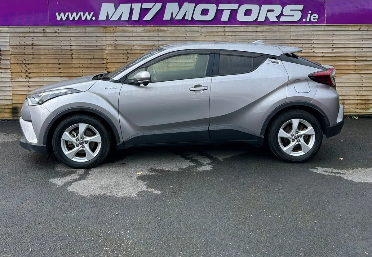 2019 Toyota C-HR, Auto Hybrid - Image 2