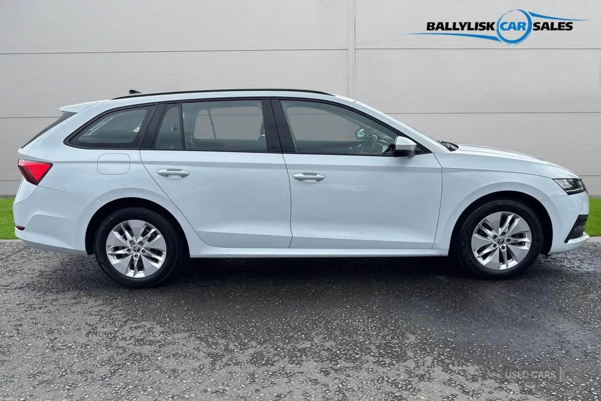 Skoda Octavia 1.0 TSI SE Technology Estate 5dr Pet - Image 3