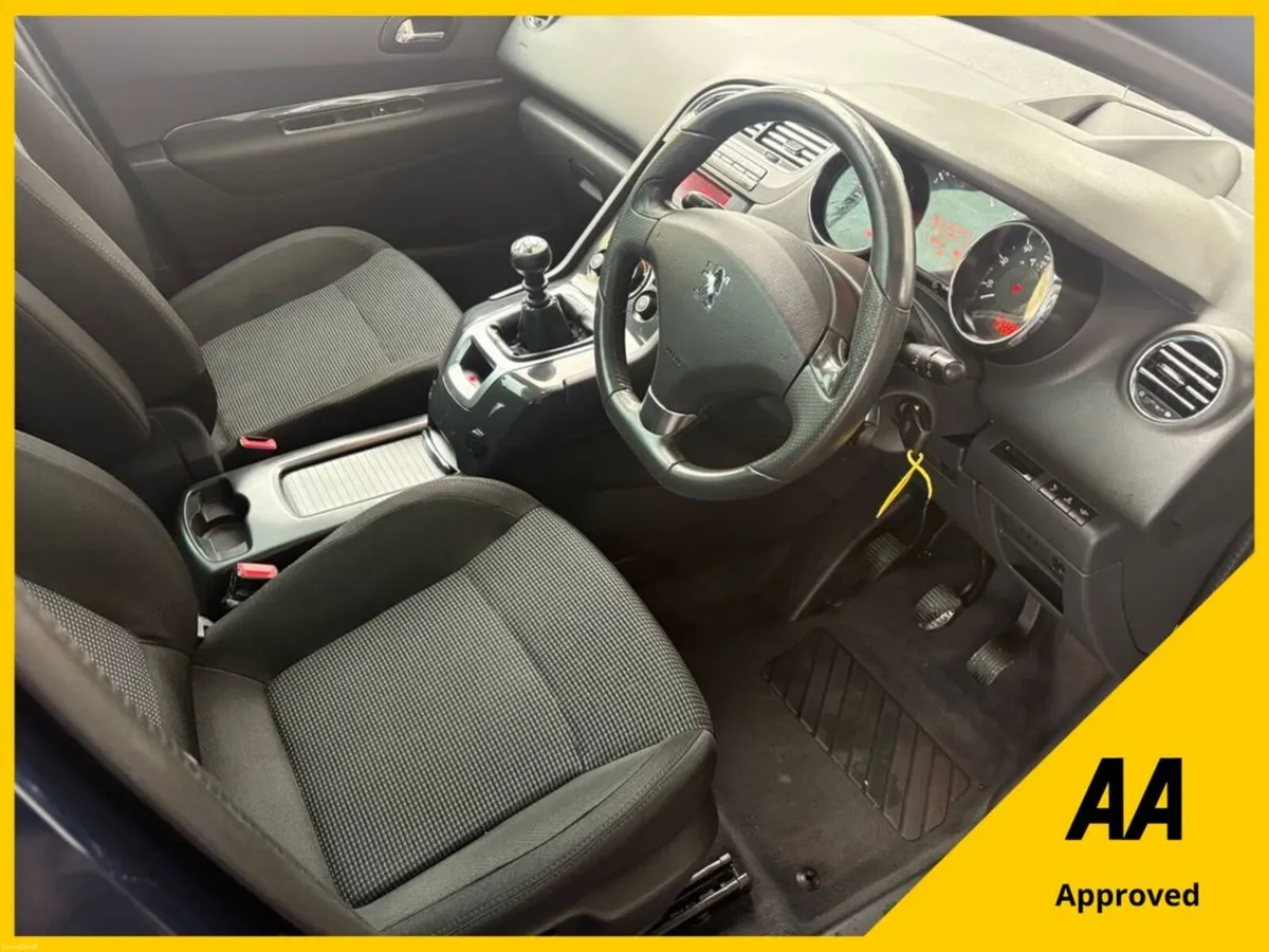 Peugeot 5008 1.6 HDI 112 Exclusive €3999 - Image 2