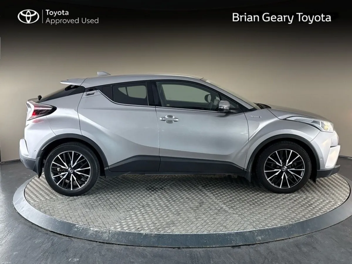 Toyota C-HR HYBRID SOL - Image 3