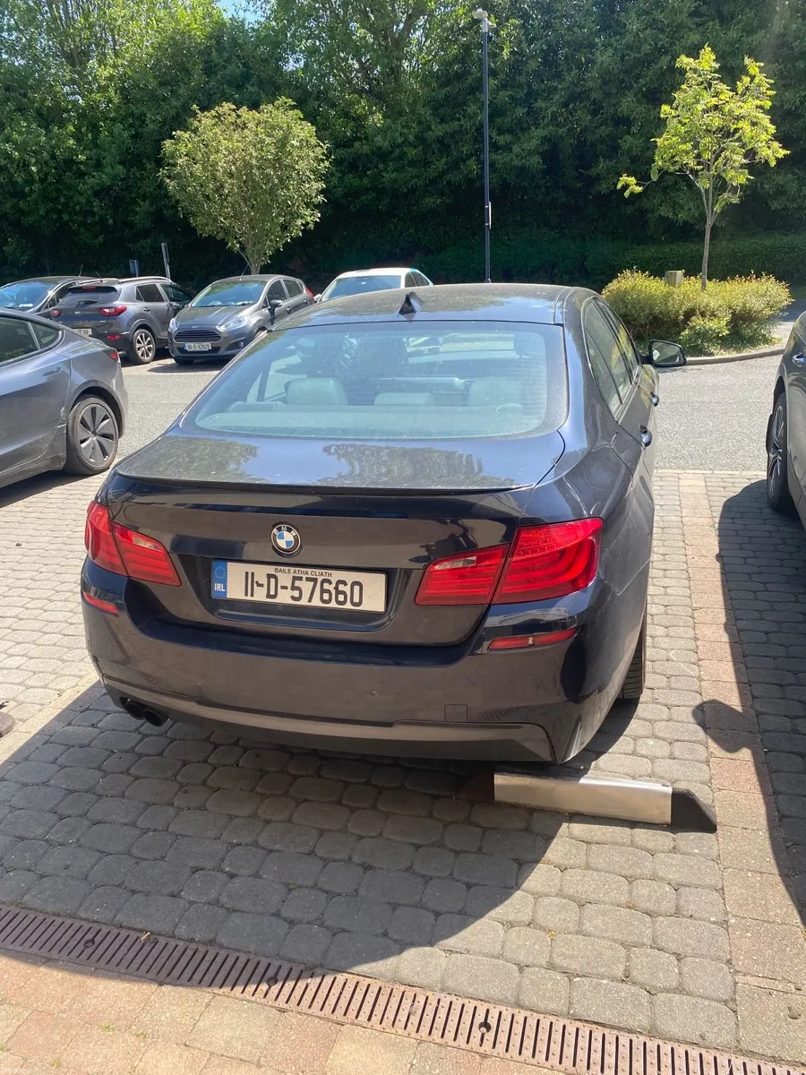 BMW 5-Series 2011 - Image 2