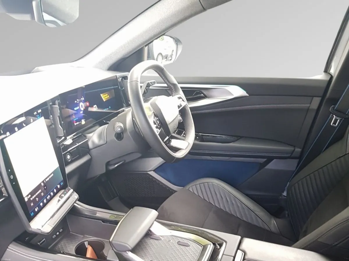 Renault Rafale E-TECH Hybrid 200 Auto esprit Alpin - Image 4