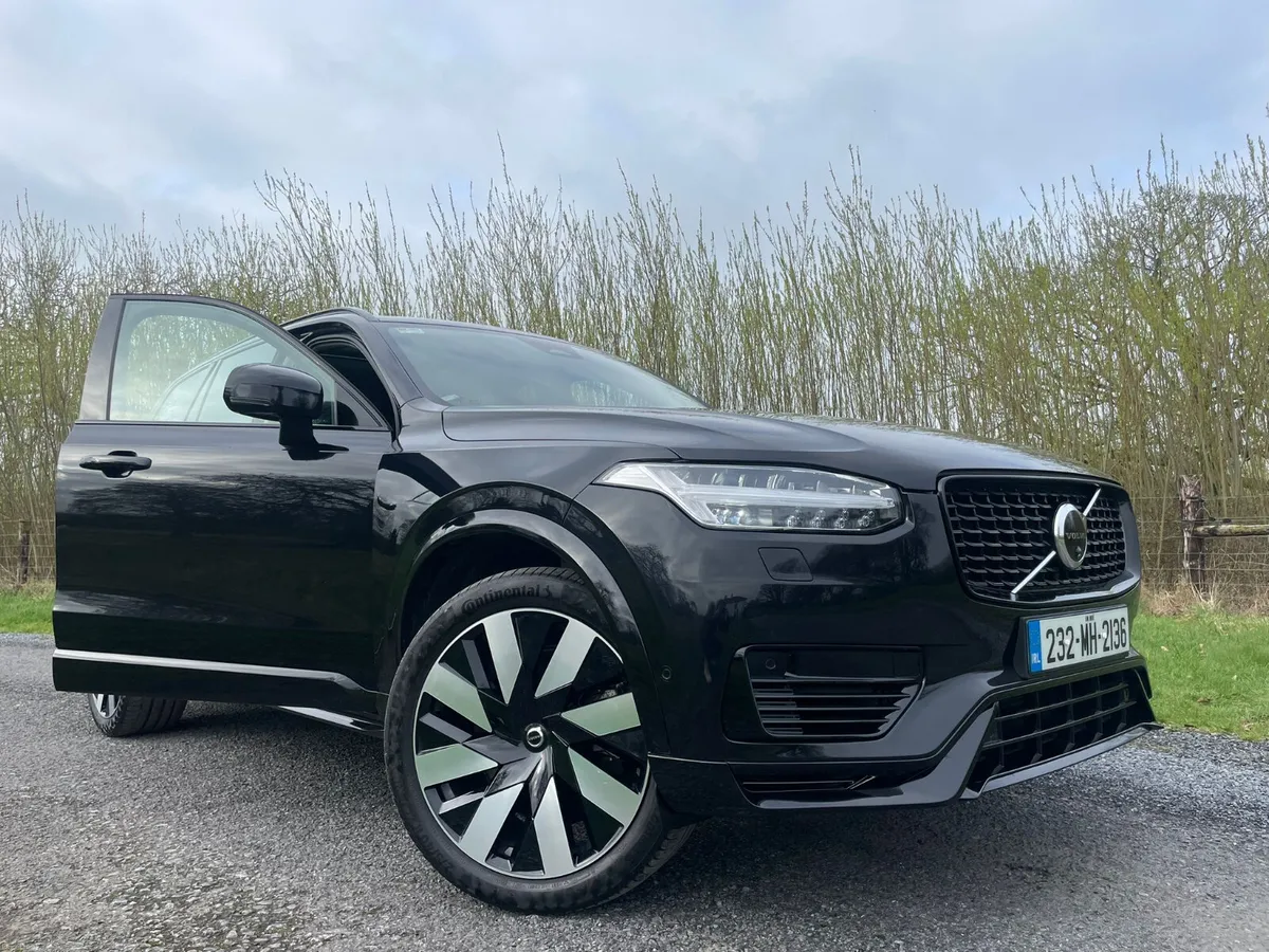 Volvo XC90 2023 T8 PHEV 455hp Plus (Dark Theme) - Image 3