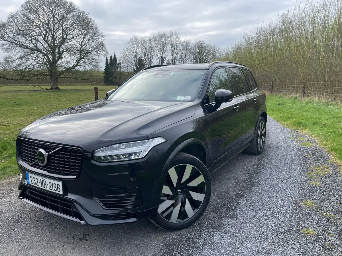 Volvo XC90 2023 T8 PHEV 455hp Plus (Dark Theme) - Image 1