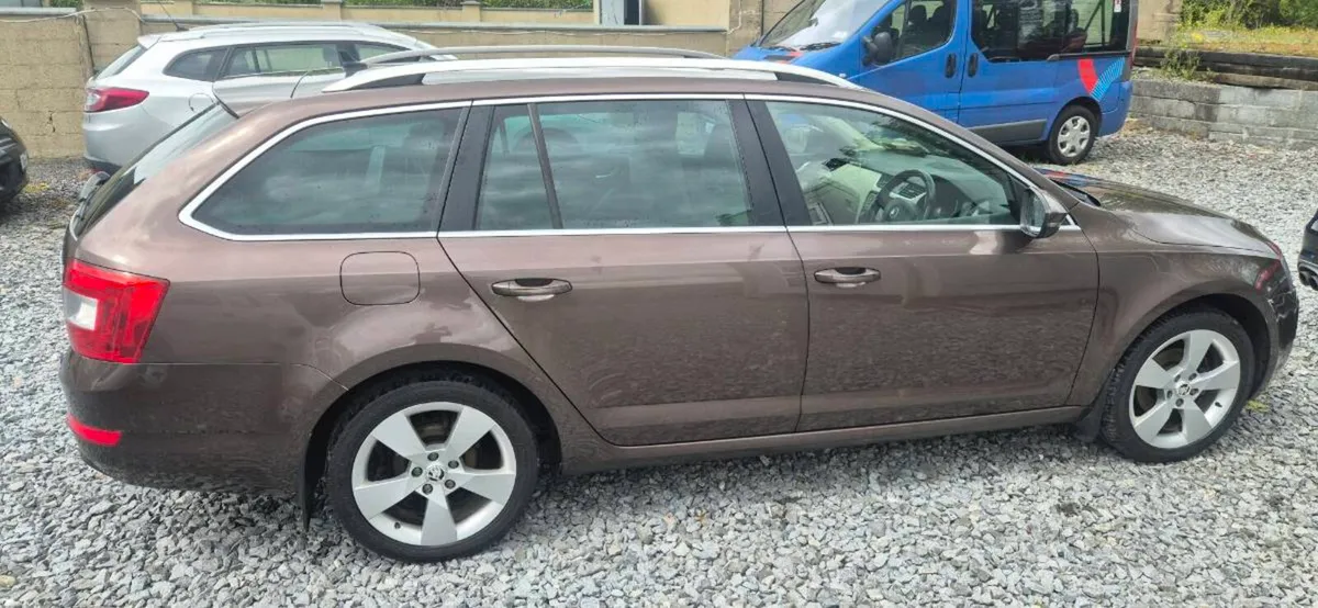 Skoda estate - Image 4