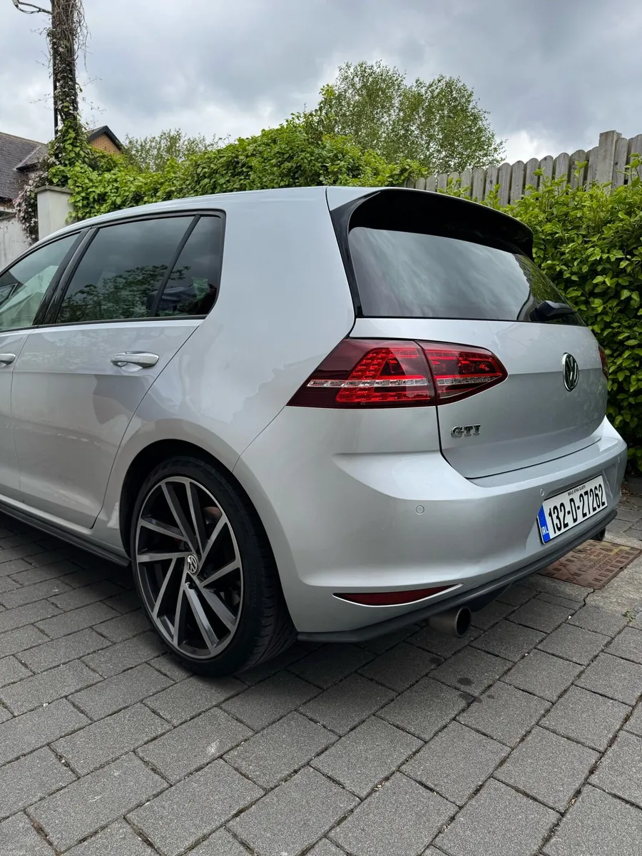 Volkswagen Golf GTI - Image 3