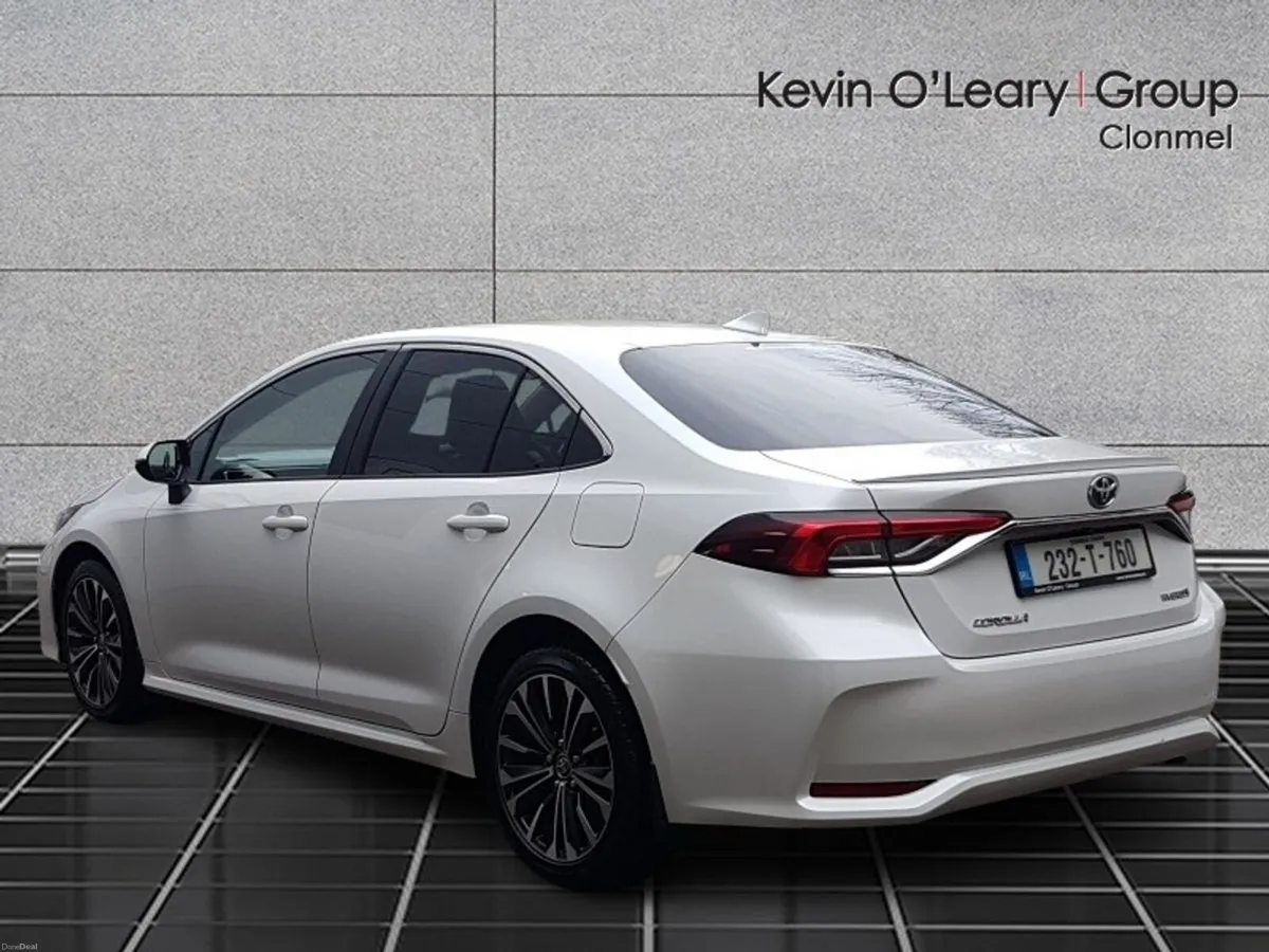 Toyota Corolla Luna Sport 1.8 Hybrid Saloon - Image 4