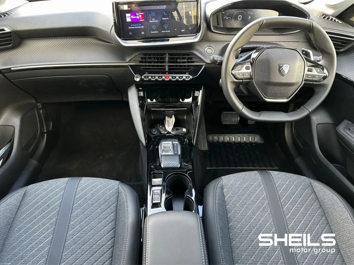 Peugeot 208 HYBRID 110BHP e-DCS6 Allure**DEMO** - Image 3