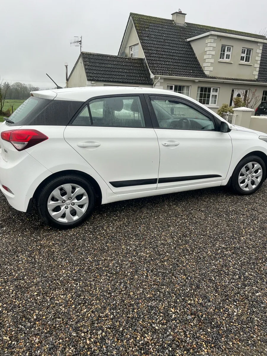 Hyundai i20 2017 - Image 2