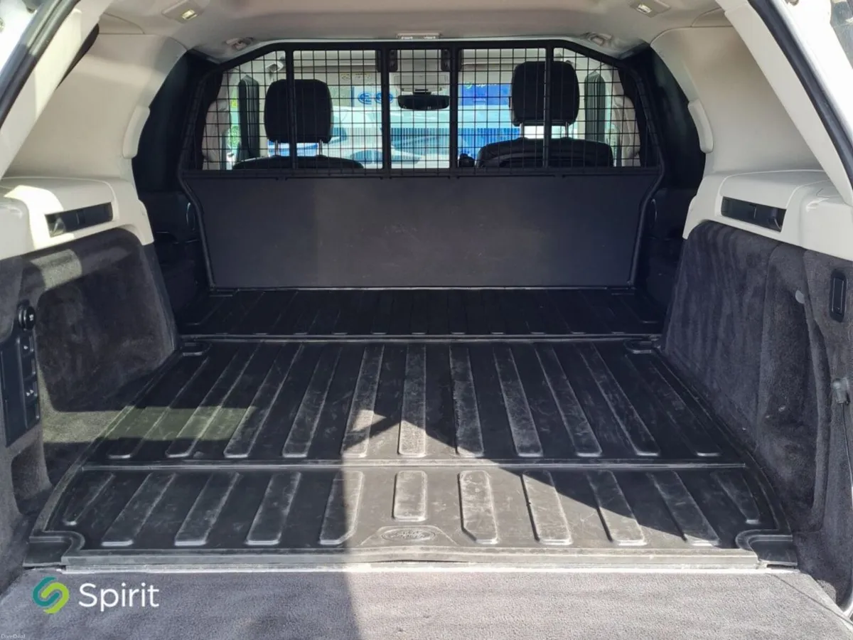 Land Rover Discovery 3.0 SDV6 HSE - Image 5