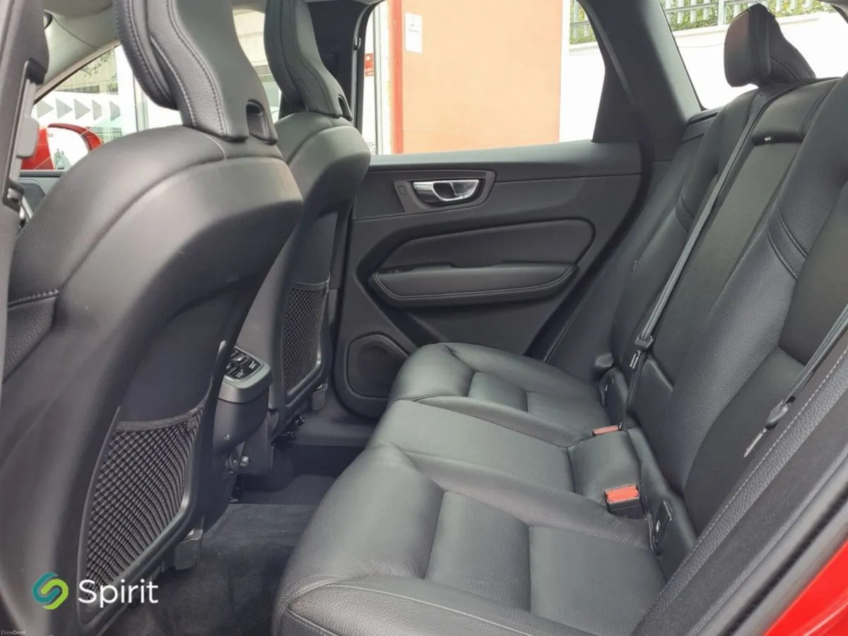Volvo XC60 2.0D 4WD  Momentum Sun Roof - Image 5