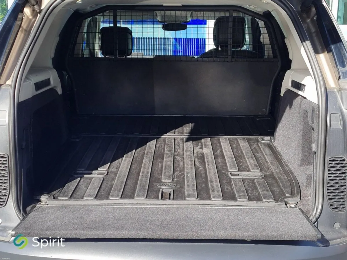 Land Rover Discovery DISCOVERY 3.0 HSE - Image 5