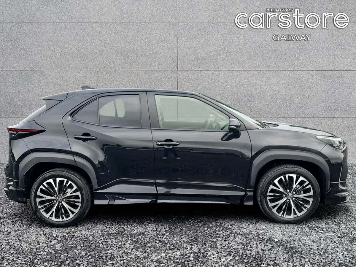 Toyota Yaris Cross 1.5 Hybrid - Image 2