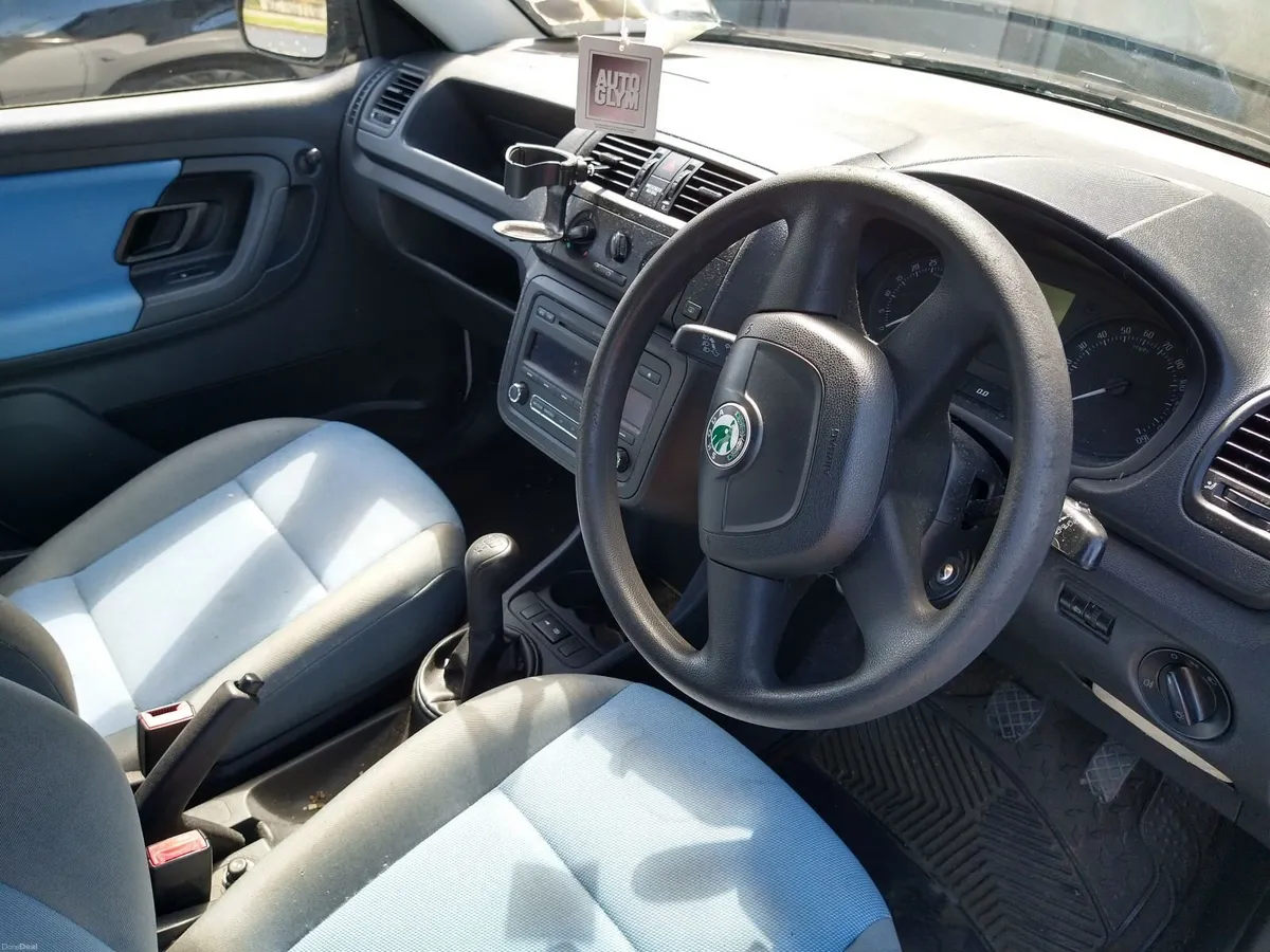 Skoda Fabia 2011 - Image 2
