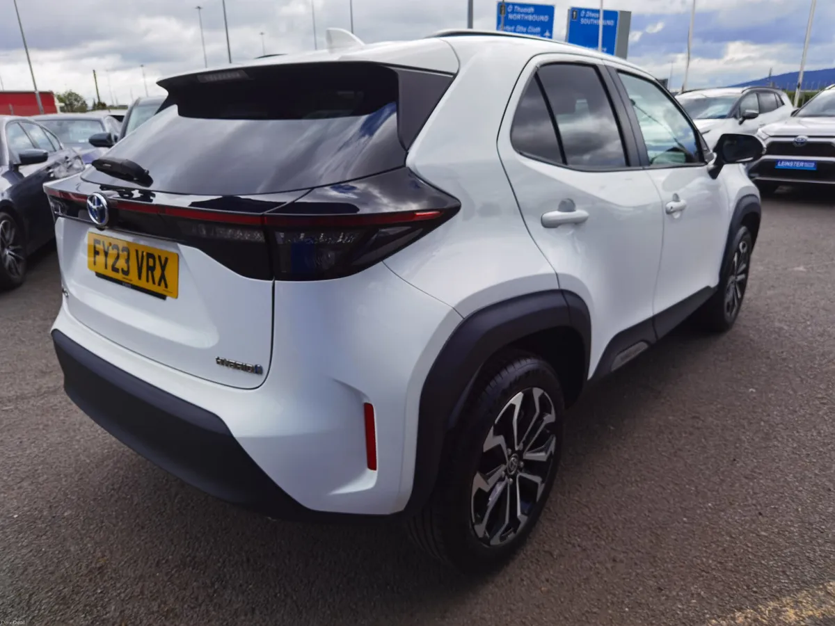 TOYOTA YARIS CROSS 1.5 DESIGN AUTO PETROL HYBRID - Image 5
