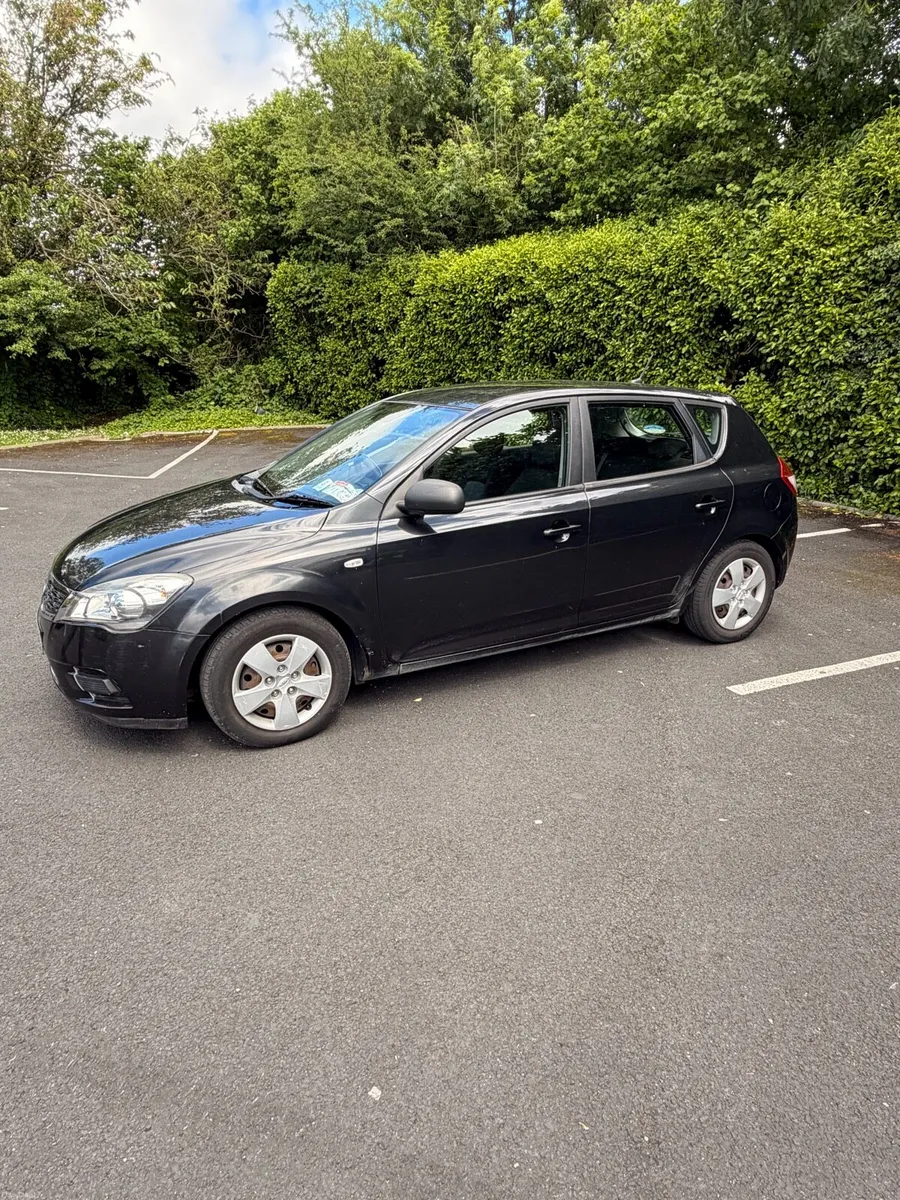 Kia ceed 2010 1.4 petrol - Image 1