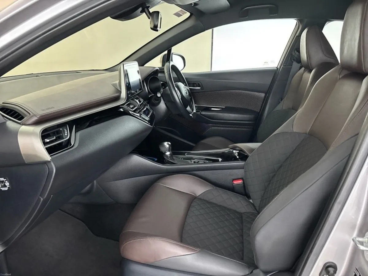 Toyota C-HR HYBRID SOL - Image 6