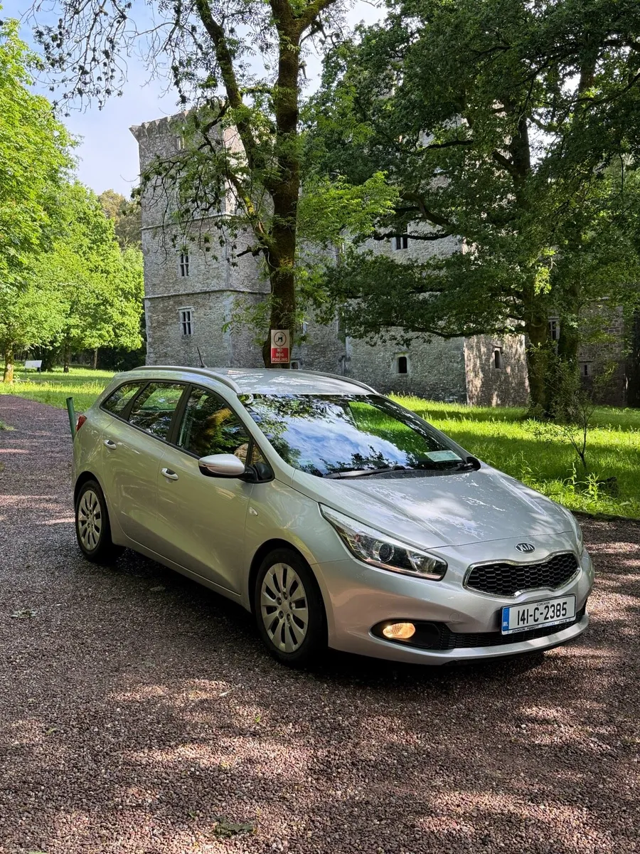 Kia Ceed (LOW MILEAGE) - Image 1