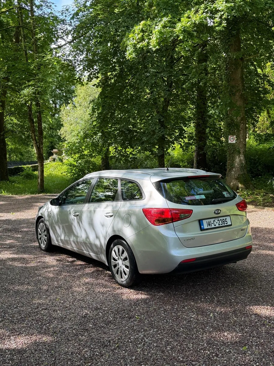 Kia Ceed (LOW MILEAGE) - Image 3