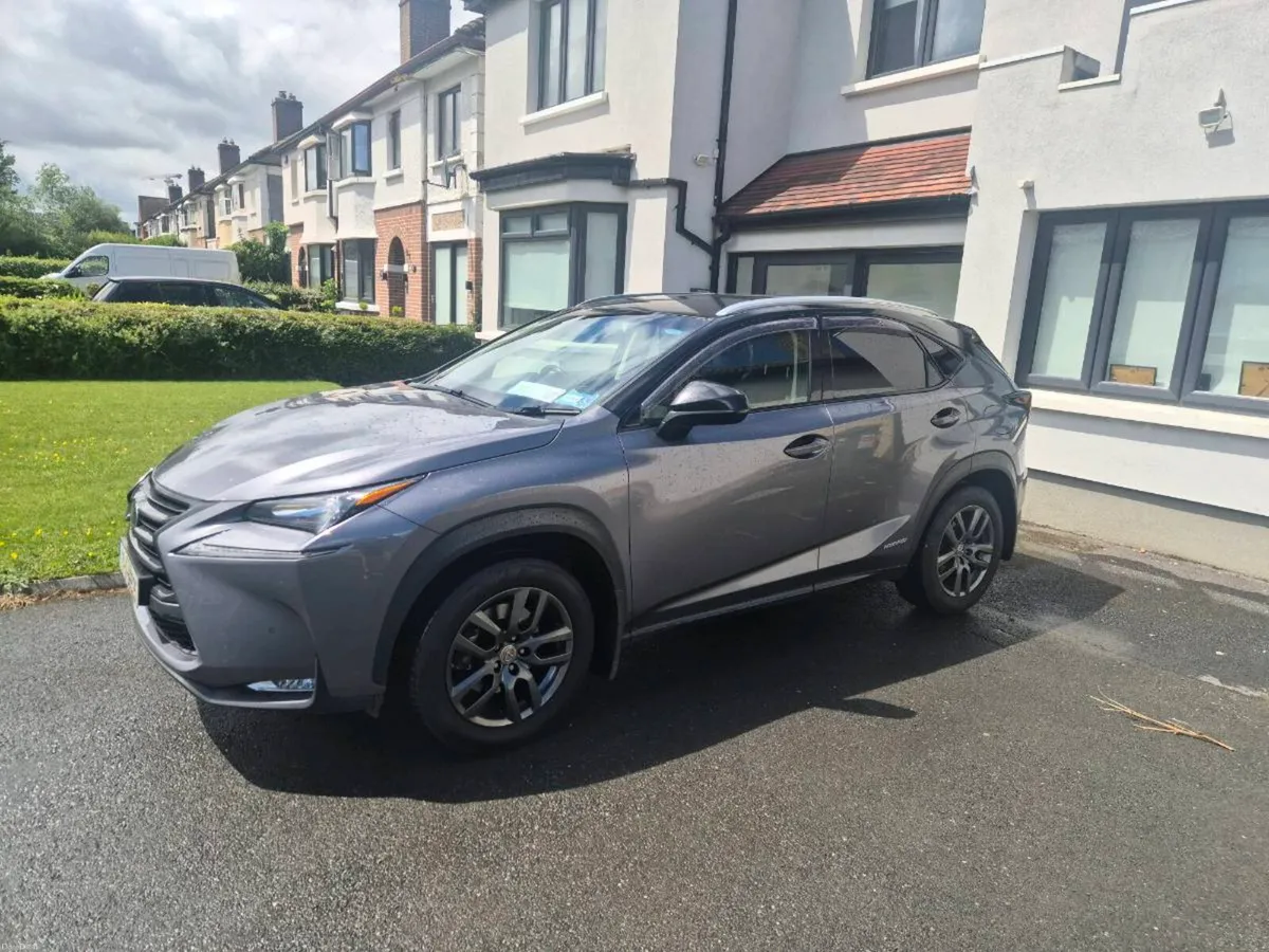 Lexus NX300H - Image 2