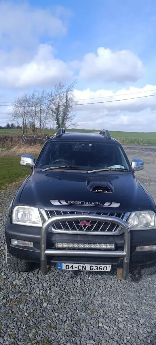 Mitsubishi L200 2004 with donor vehicle - Image 3