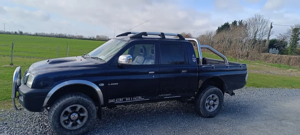 Mitsubishi L200 2004 with donor vehicle - Image 4