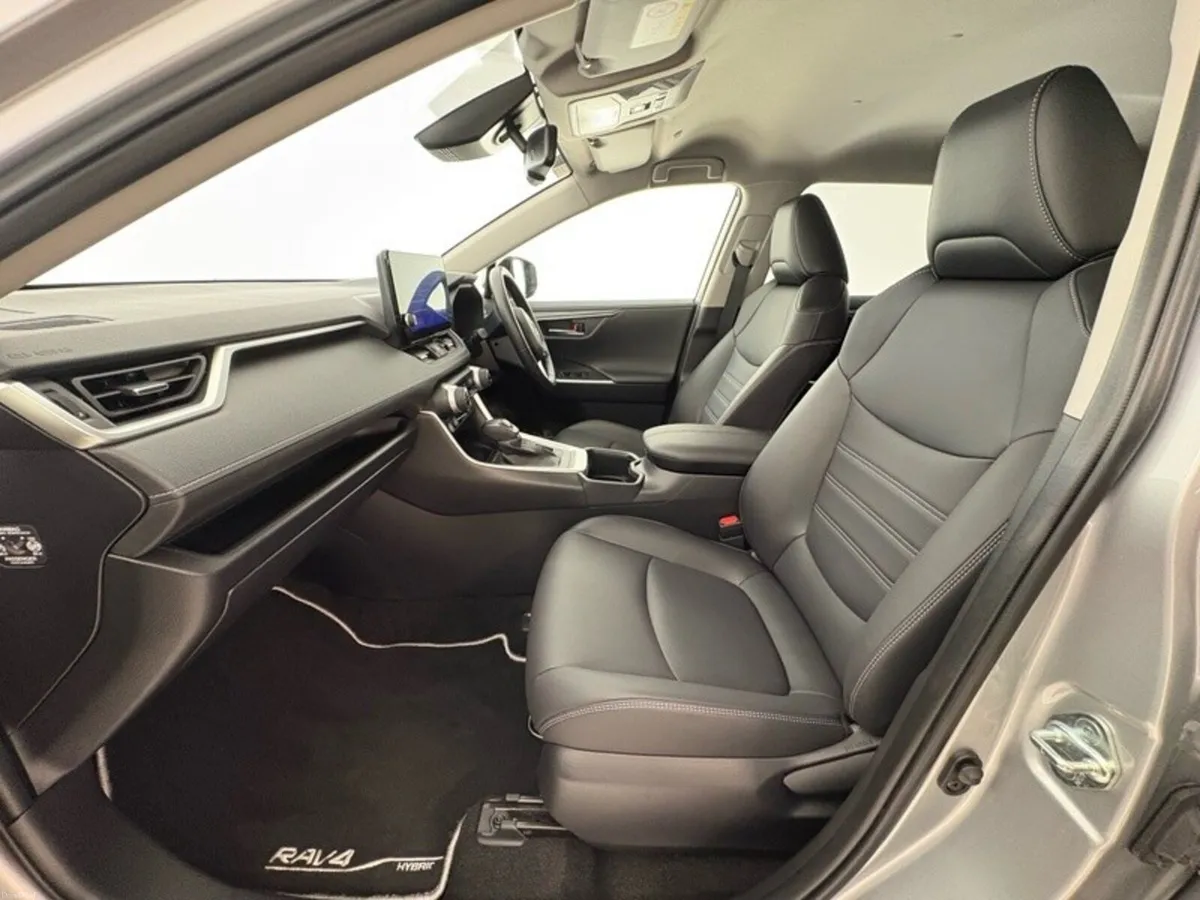 Toyota RAV4 Sol Hybrid - Image 6