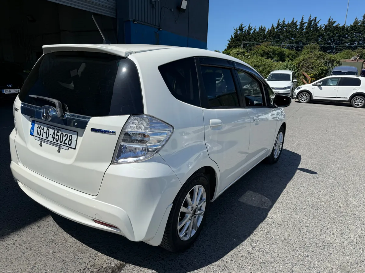 2013 Honda Fit Hybrid  Automatic/ Leather spec - Image 4
