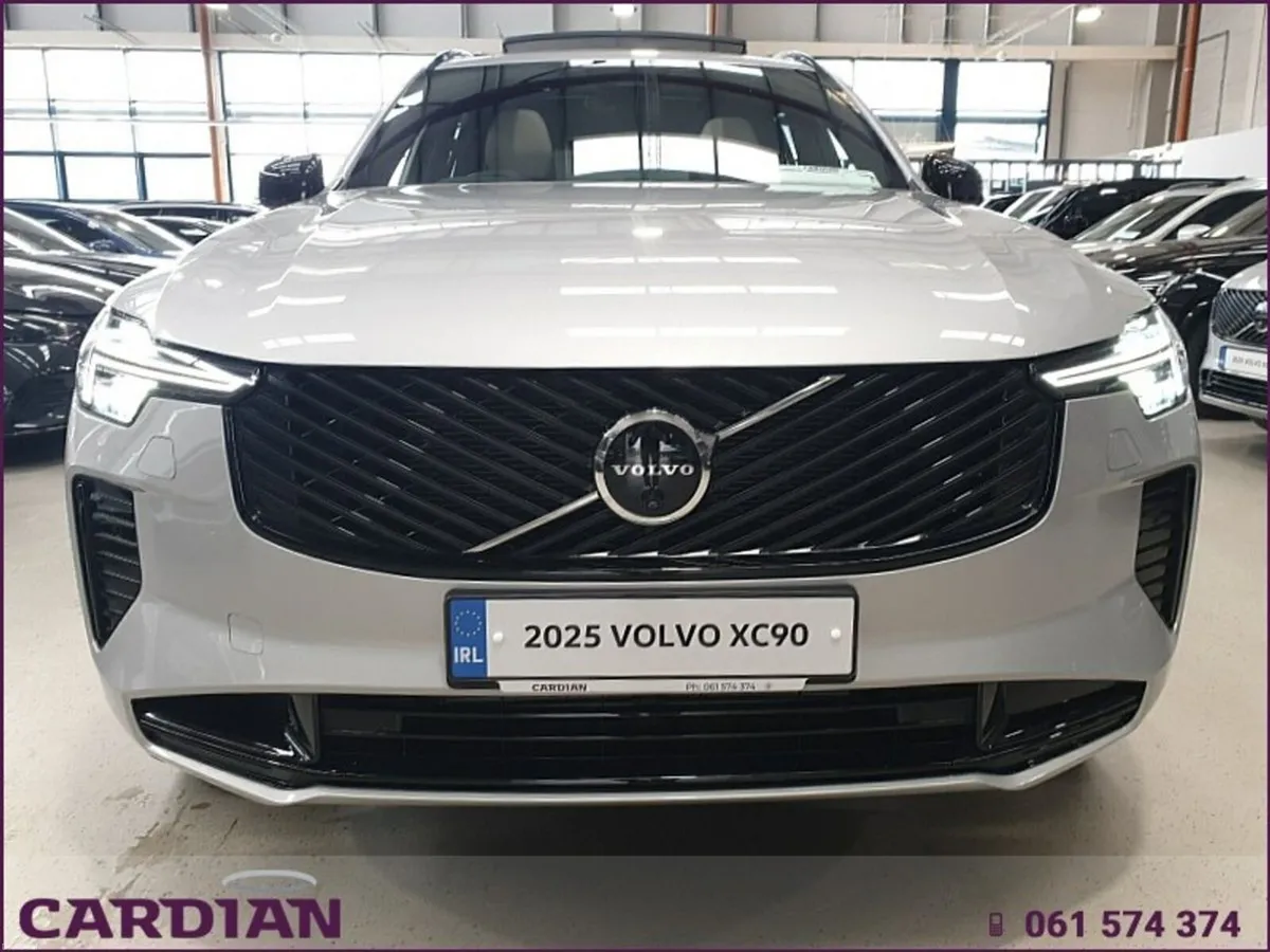 Volvo XC90 XC90 ULTRA DARK T8 AWD RECHARGE - Image 3