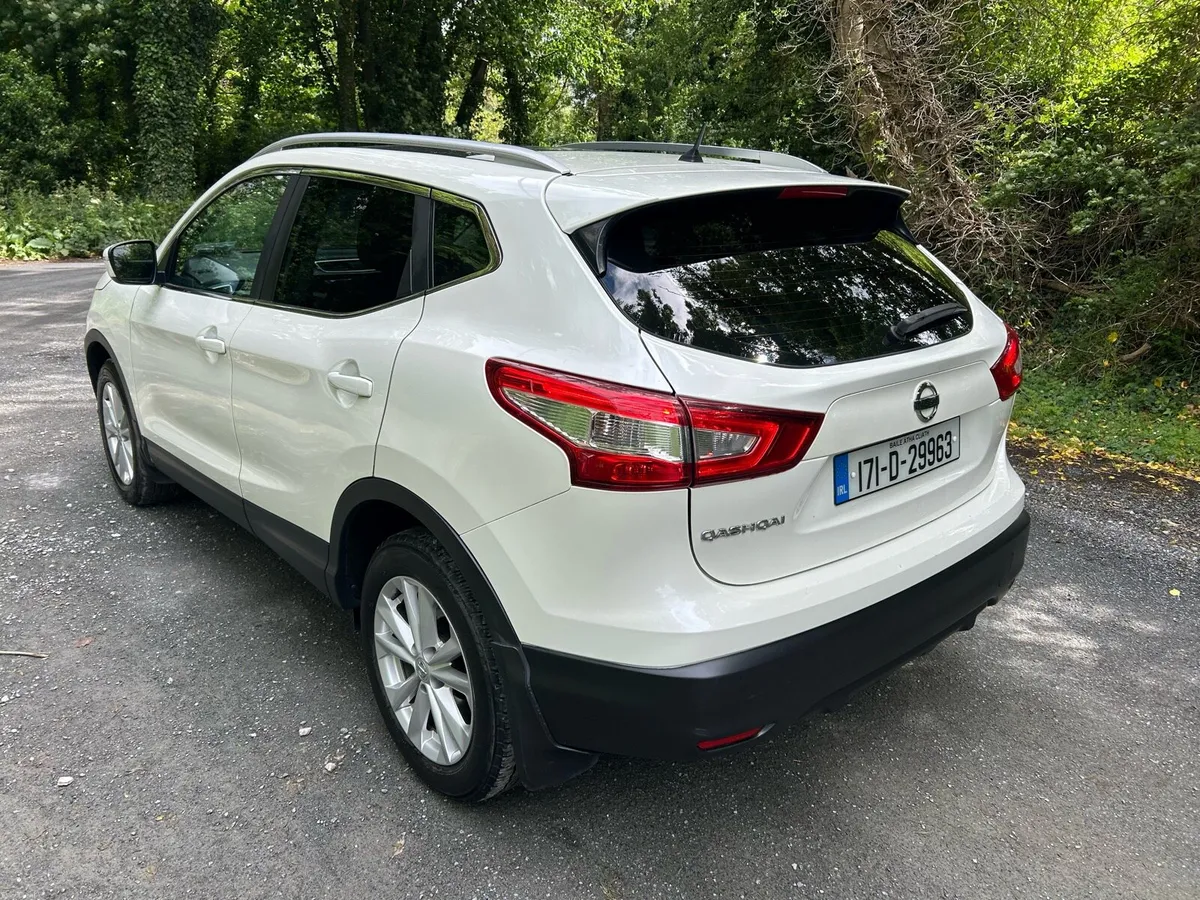 Nissan Qasqai Automatic - Image 3