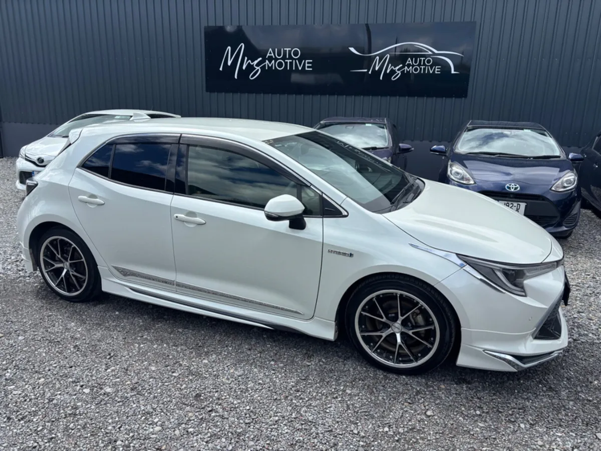 Toyota Corolla SPORT 1.8 ZWE211H - Image 1