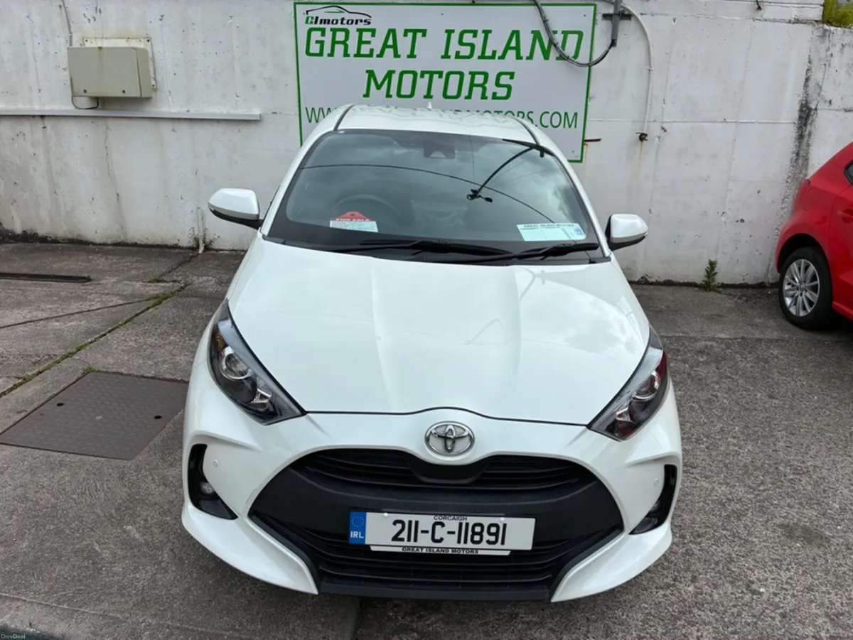 Toyota Yaris 1.0i X AUTOMATIC - Image 5