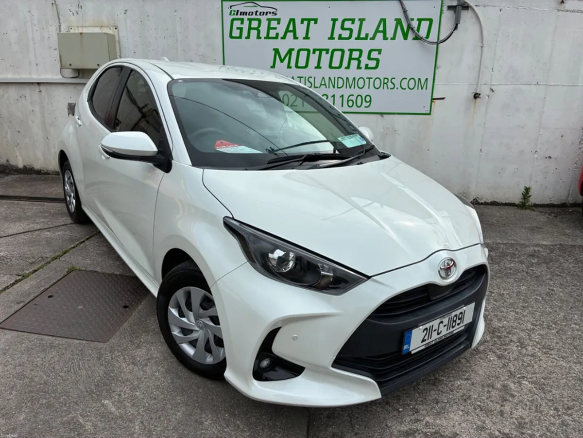 Toyota Yaris 1.0 petrol automatic - Image 1