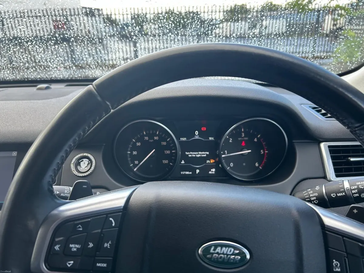 Land Rover Discovery Sport 2017–7 Seats  Automatic - Image 5