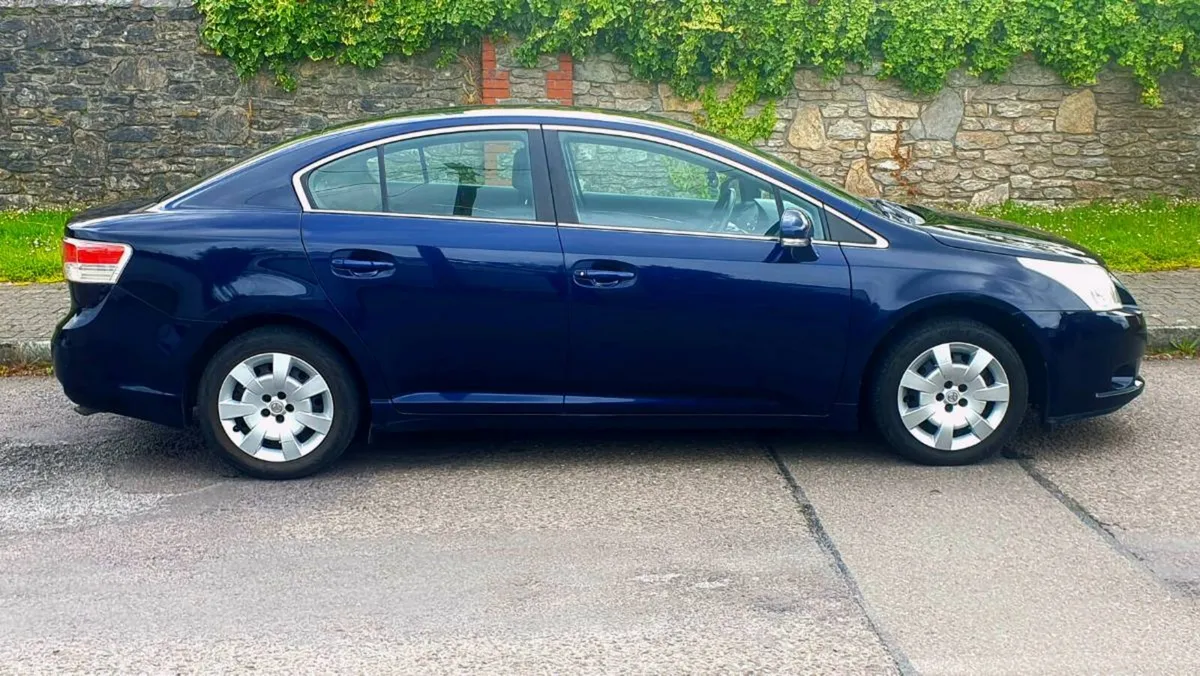 Toyota Avensis Diesel NCT 3/27 TAX 8/26 - Image 4