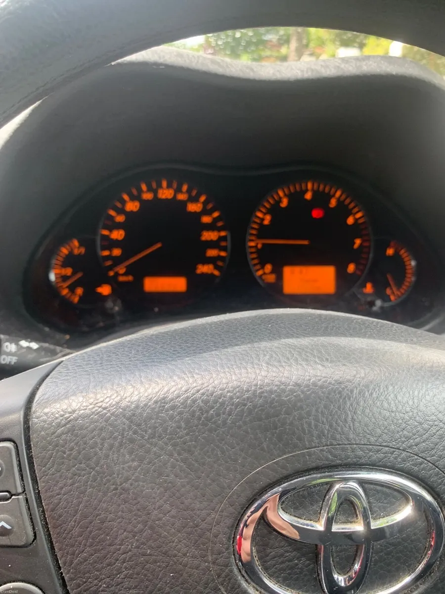 Toyota Avensis 2008 - Image 2