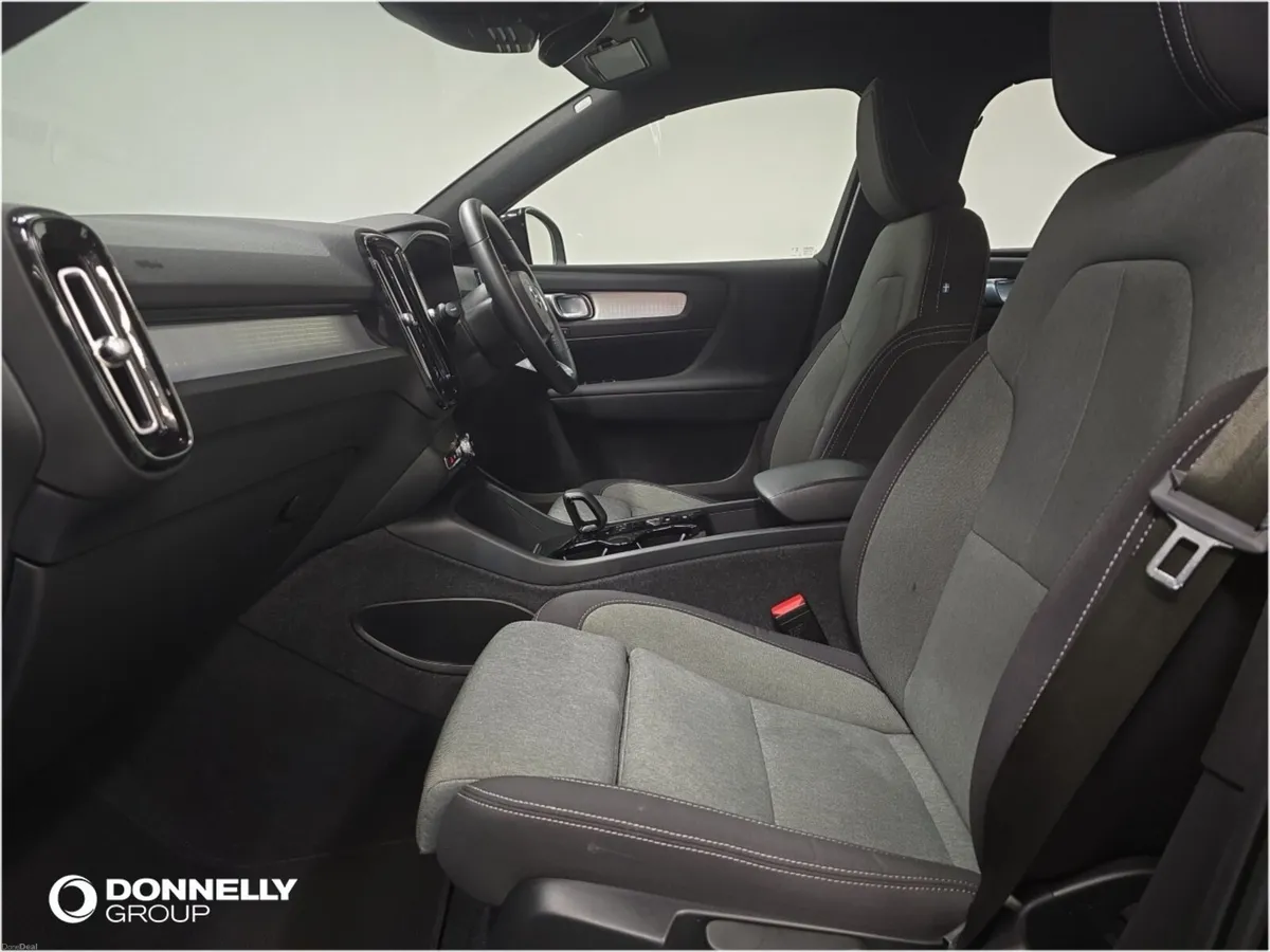Volvo XC40 Estate Plus - Image 4